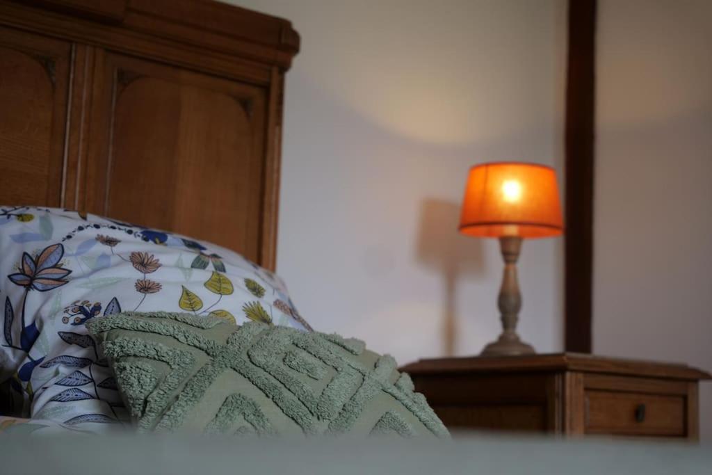 Gite La Dame Au Lit Gite A La Ferme Momignies Ngoại thất bức ảnh